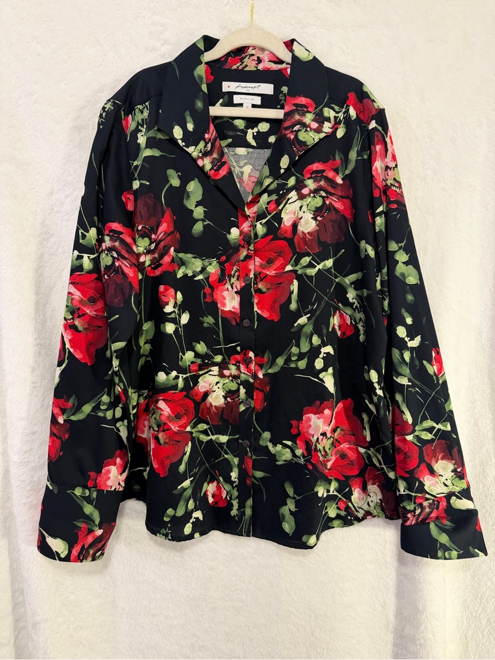 Foxcroft Shaped Wrinkle Free Womens Top Size 8 Button Down Black Floral Cotton